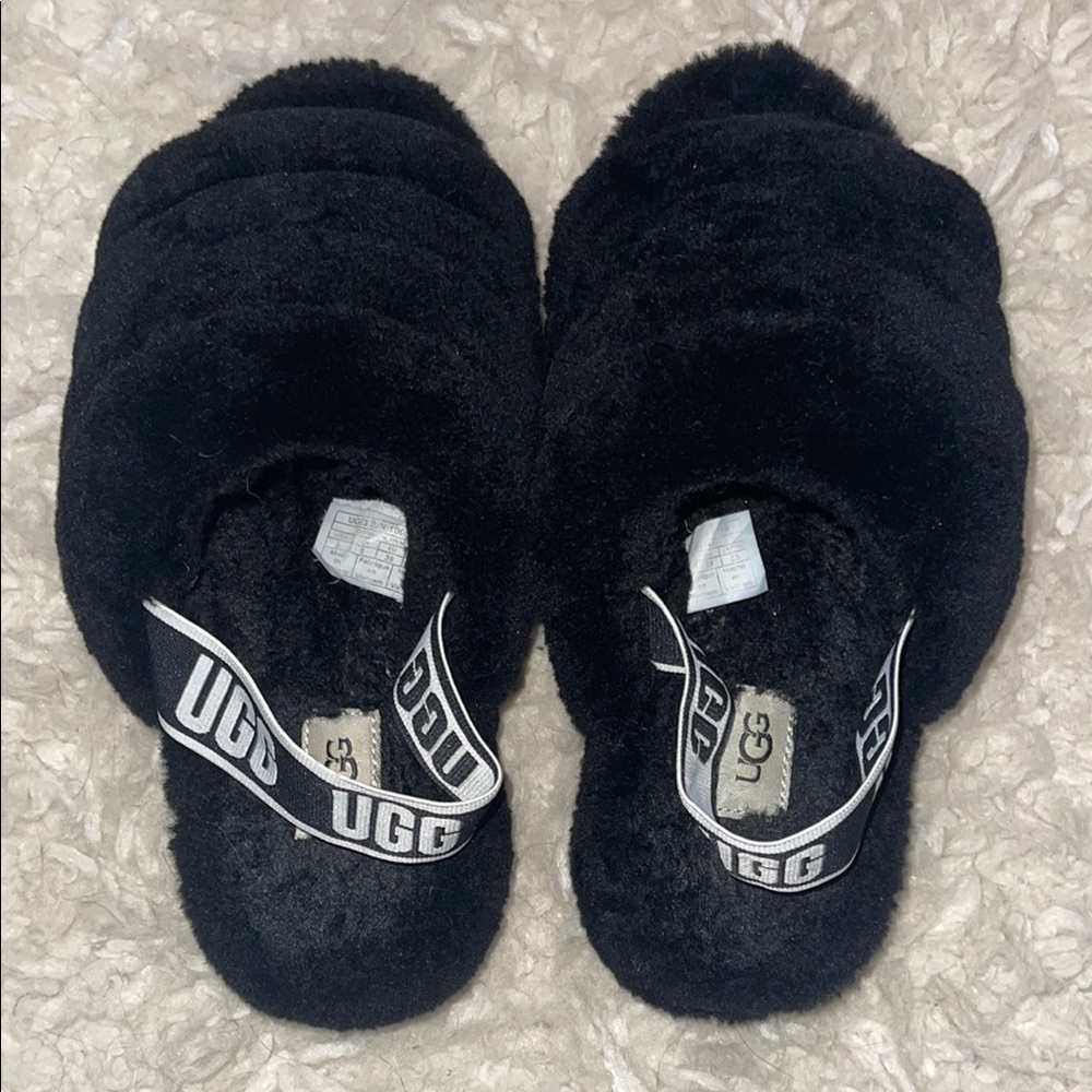 UGG “Fluff Yeah” thick sole slippers